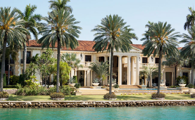 luxury waterfront lifestyle